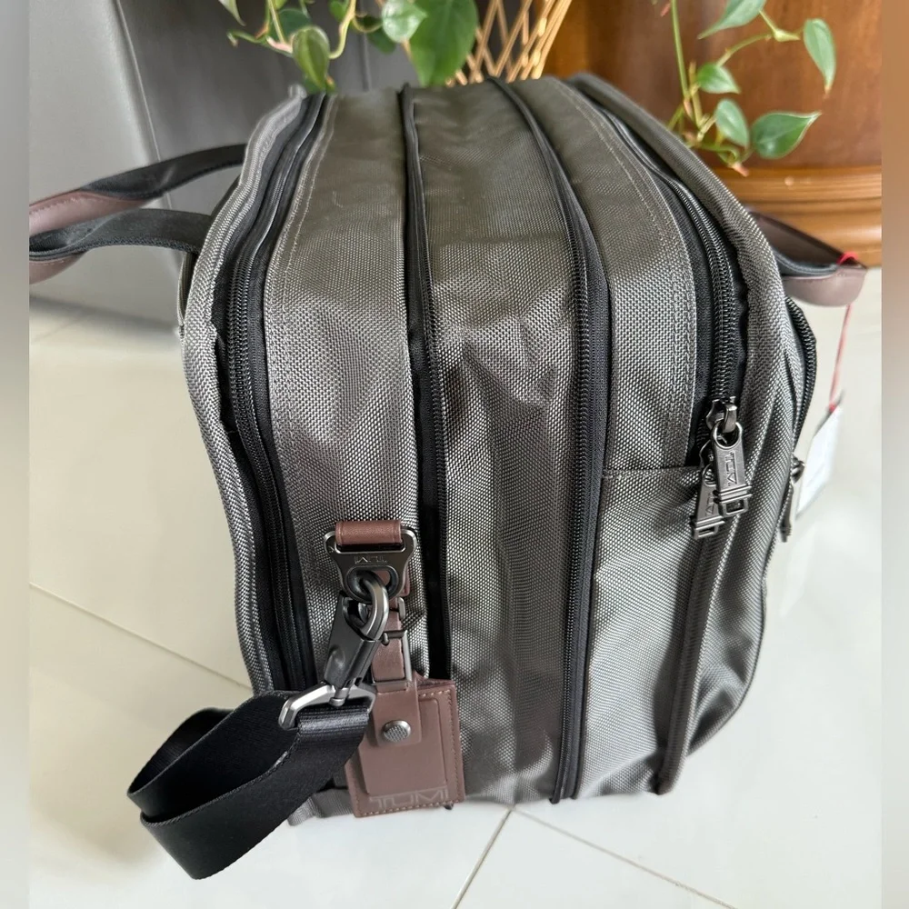 Tumi Briefcase Bag Expandable luggage Gray and Brown NWT
